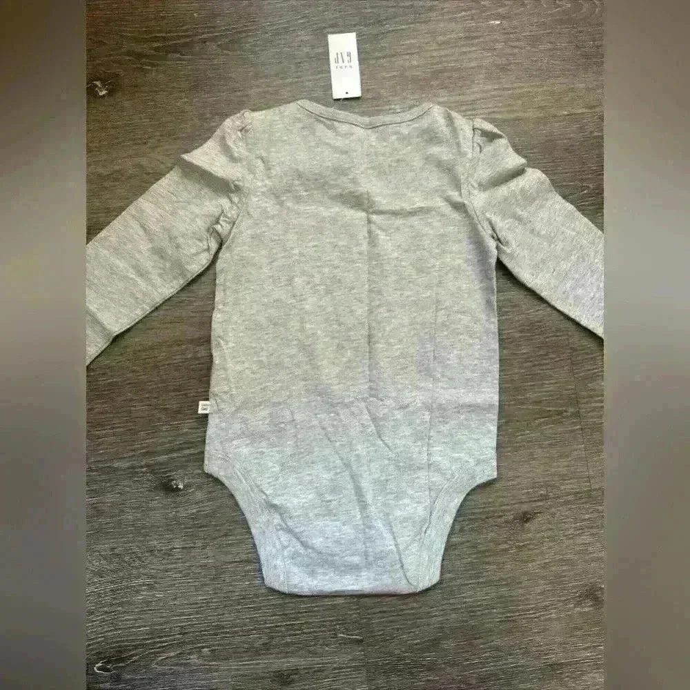Baby Gap Body  Suit with Bear Size 18-24m boy and girls